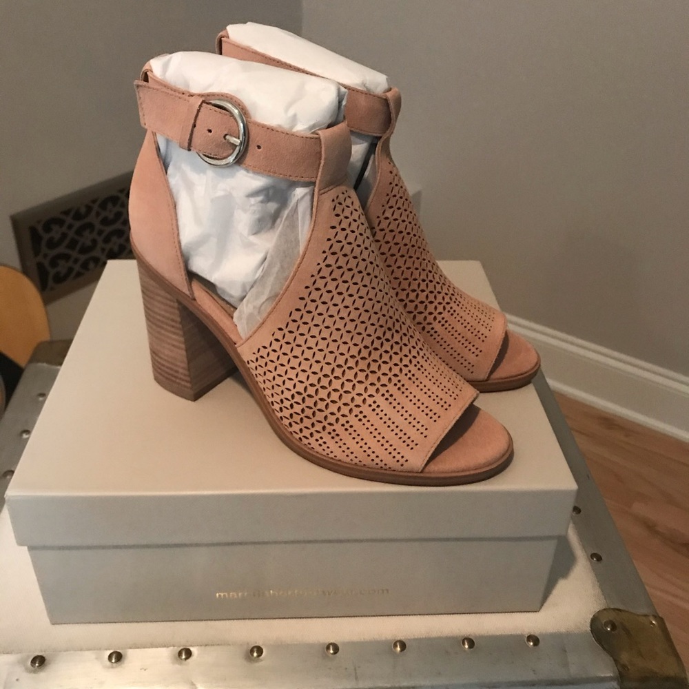 Marc Fisher Vixen City Shoes. Size 8. New in box